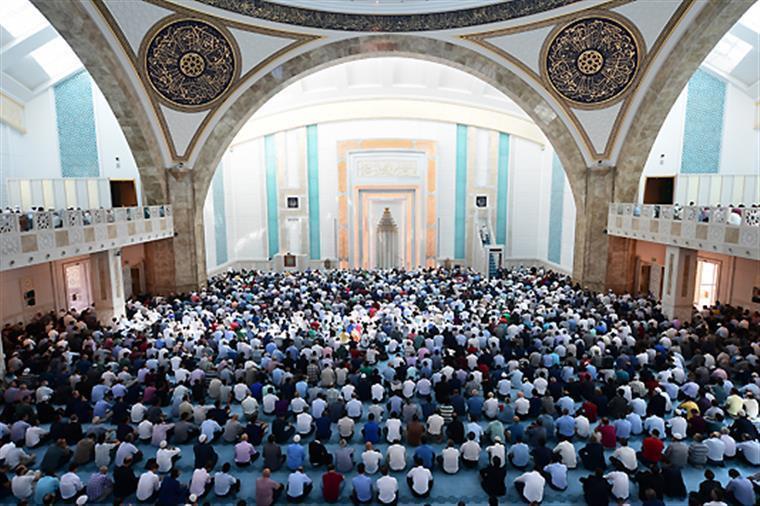 Beğeni almak uğruna özel hayat ifşa edilmemeli