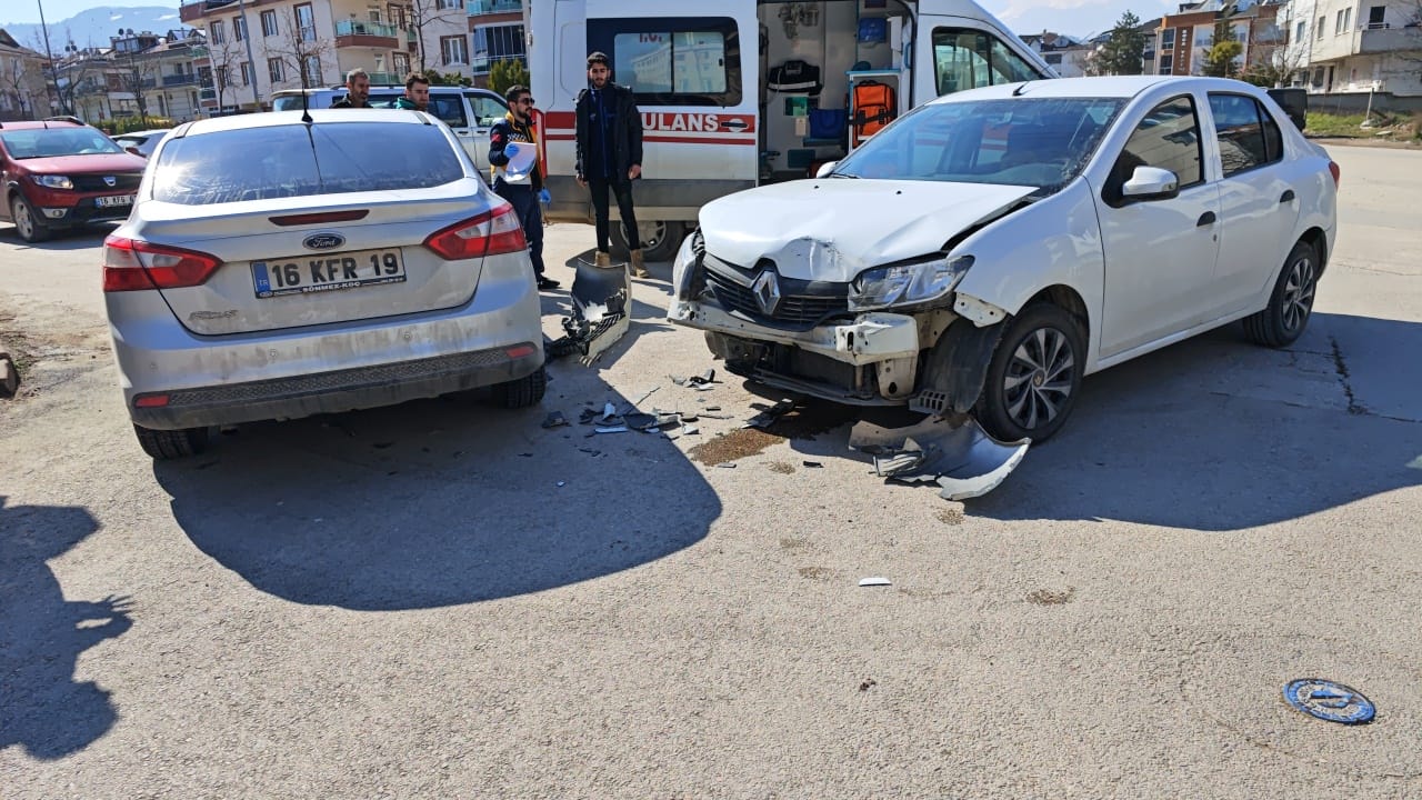 Korkutan kazada 2 kişi yaralandı