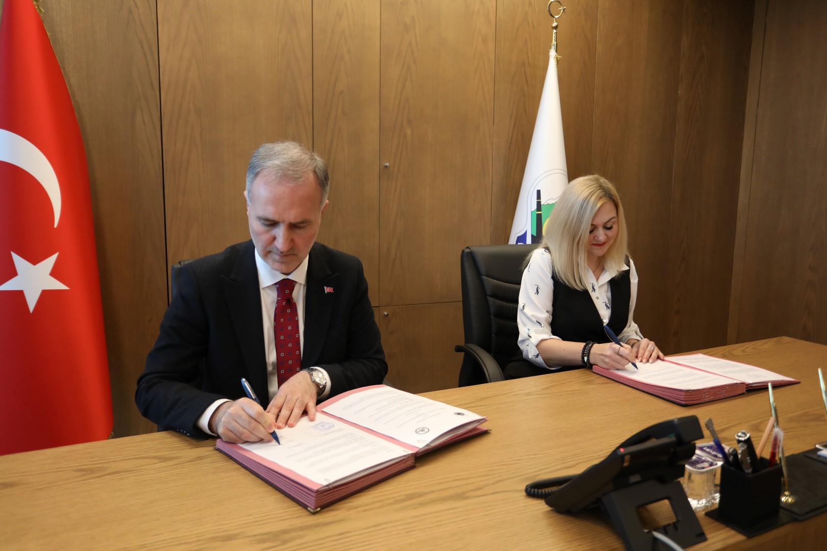 İnegöl belediyesi Polonya ve Ukrayna’dan  2 üniversite ile iyi niyet protokolü imzaladı