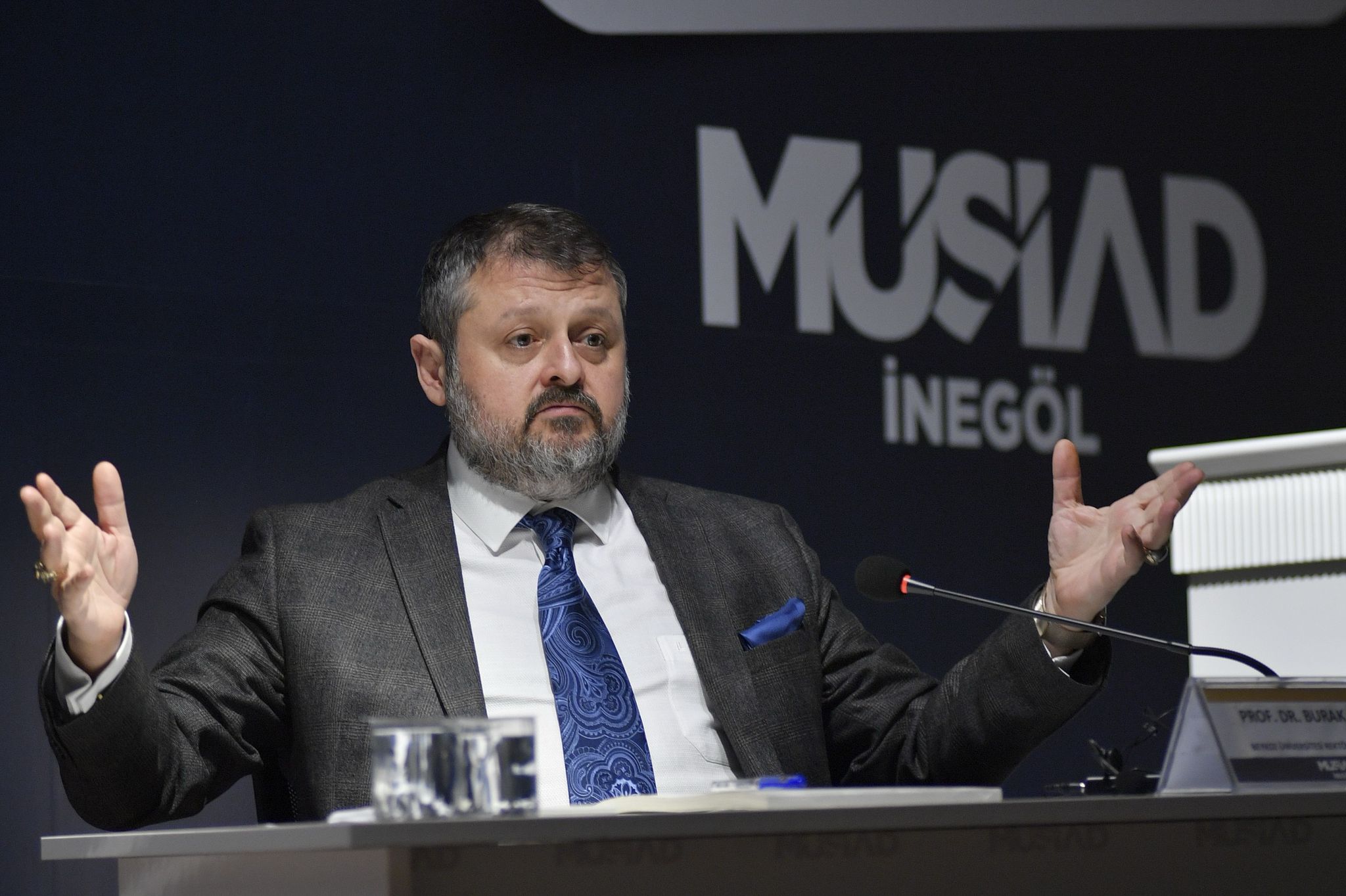 ‘Savaş palavra, biri nezle olsa öbürü ölür’