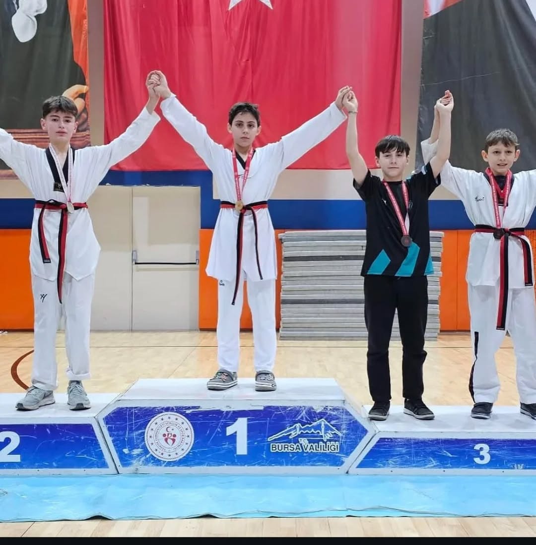 İnegöl öğrencilerinden tekvandoda büyük başarı