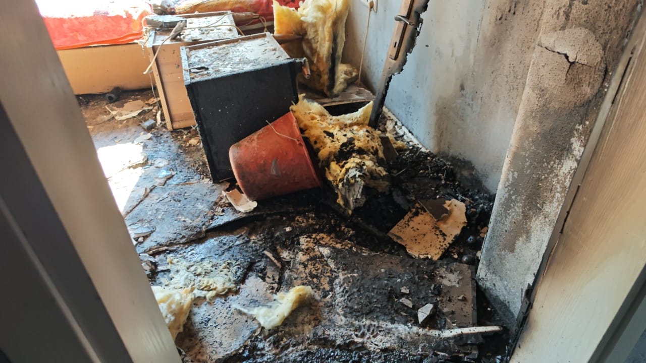 Bacadan çıkan yangın eve sıçradı