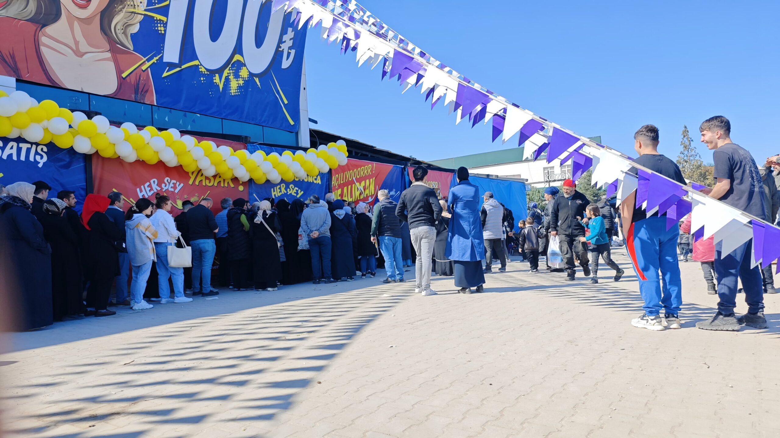 İnegöl’de alışveriş izdihamı