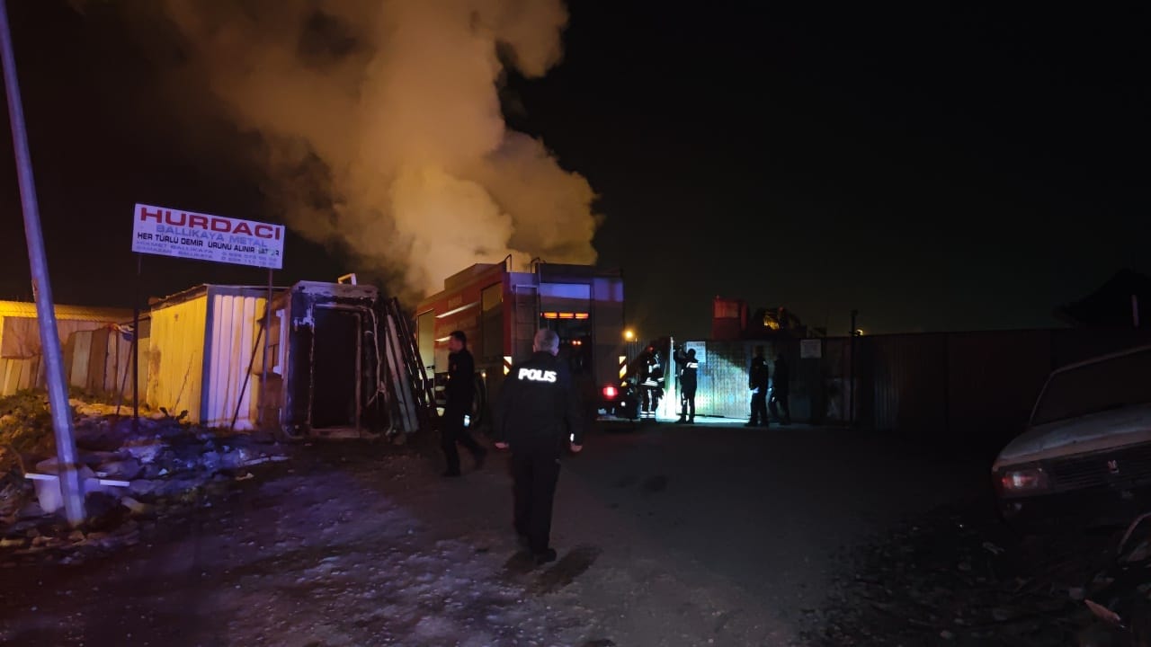 Hurdacıda çıkan yangın söndürüldü