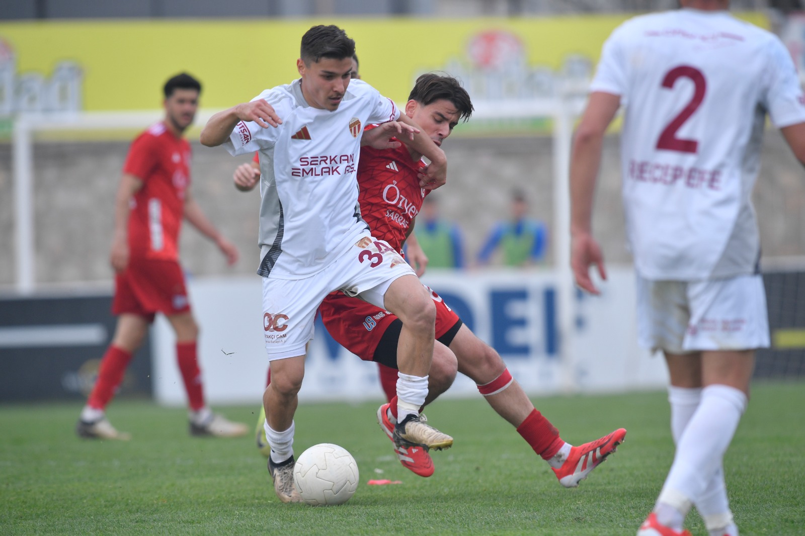 İnegölspor geriye düştüğü maçta beraberliği yakaladı