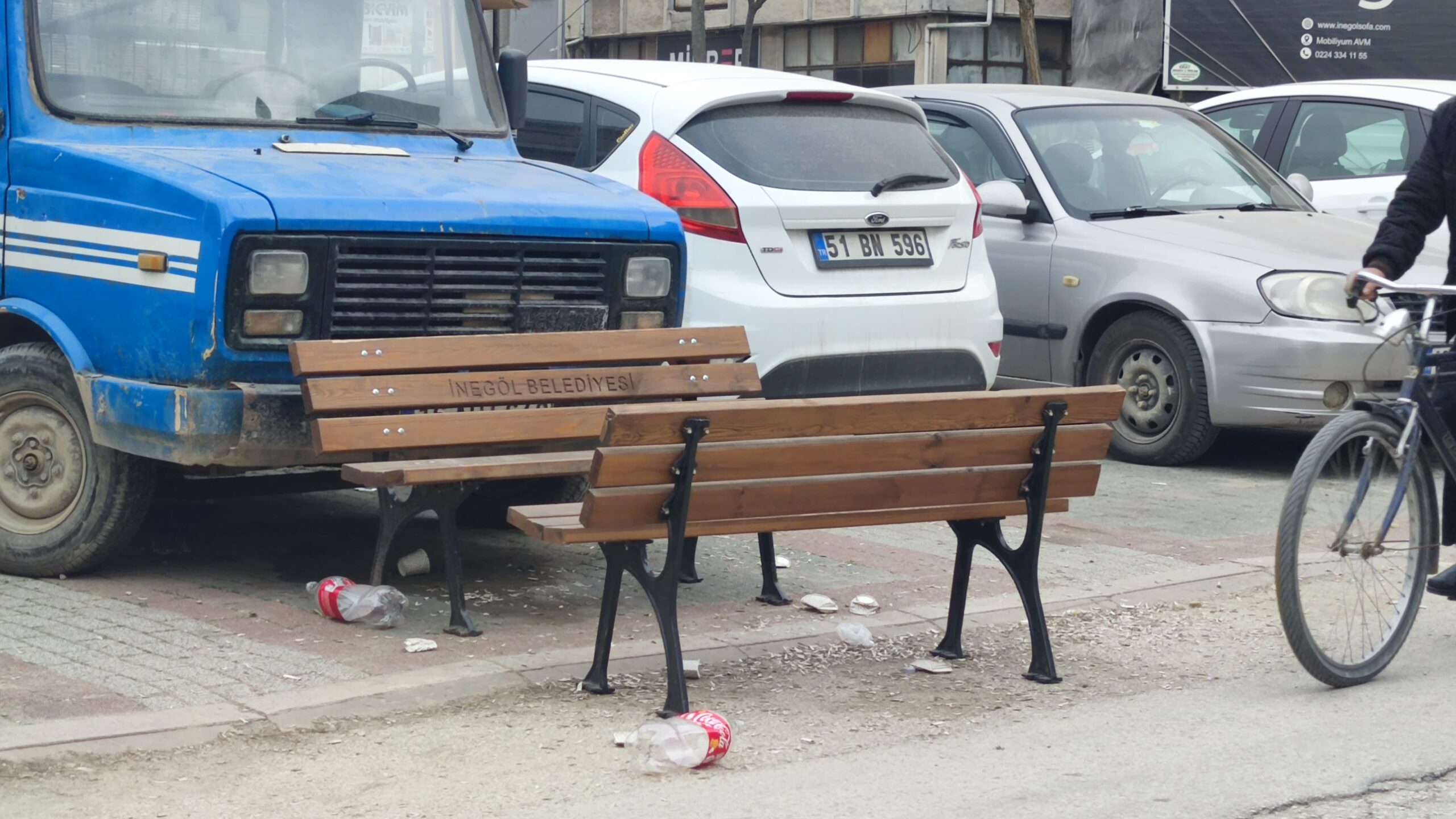 Gençler çevreyi çöplüğe çevirdi