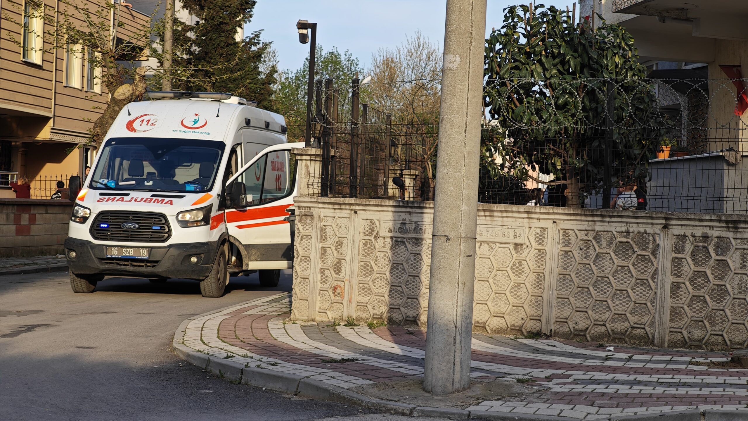Kendini asarak yaşamını yitirdi