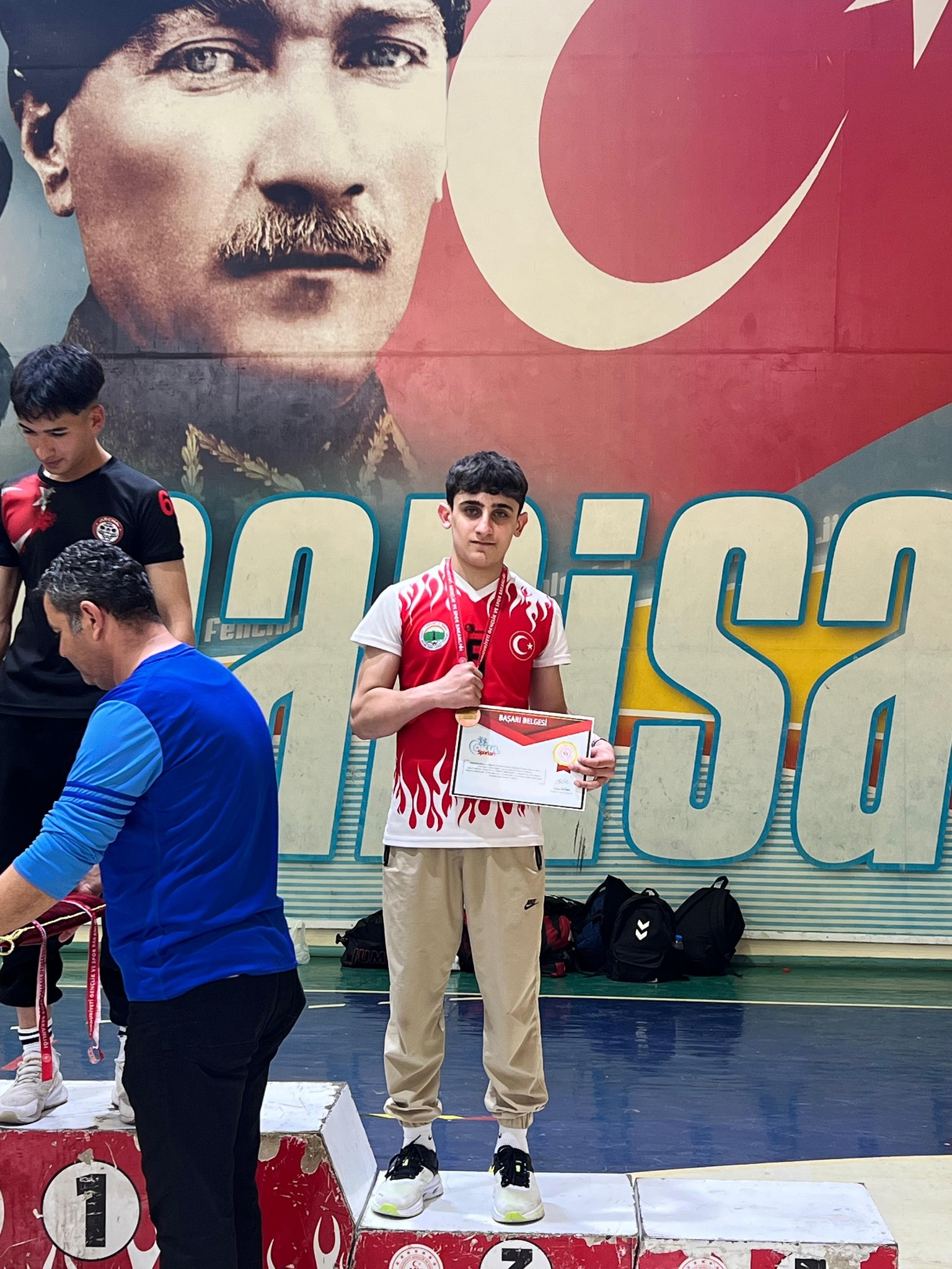 İnegöllü öğrenci Türkiye üçüncüsü oldu