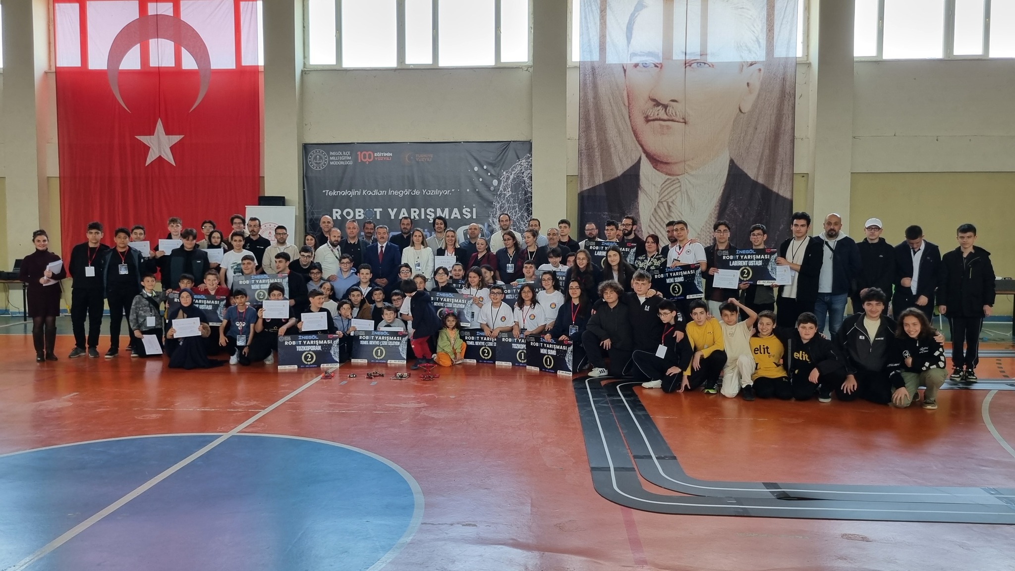 Geleceğin teknoloji liderleri İnegöl’de yarıştı