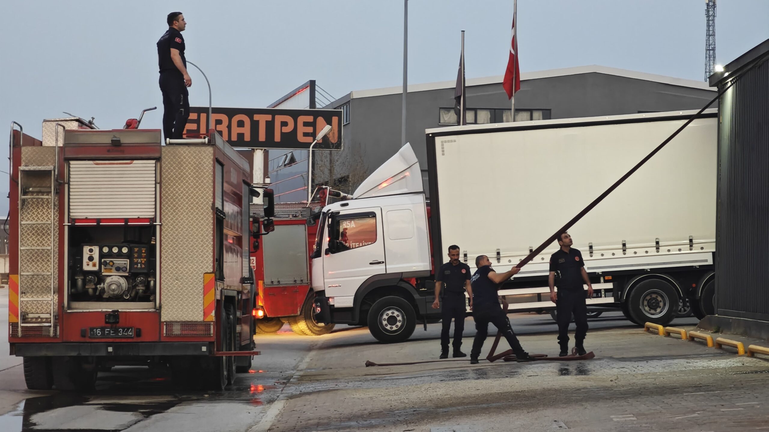 Mobilya fabrikasında yangın