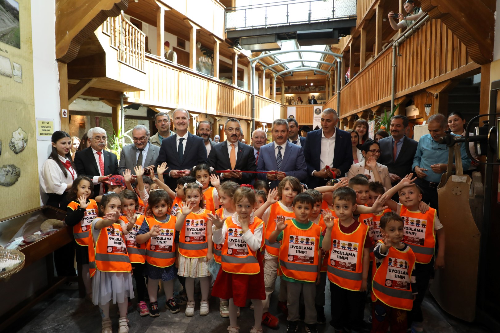 Geçmişten günümüze oyuncak sergisi Kent Müzesi’nde açıldı