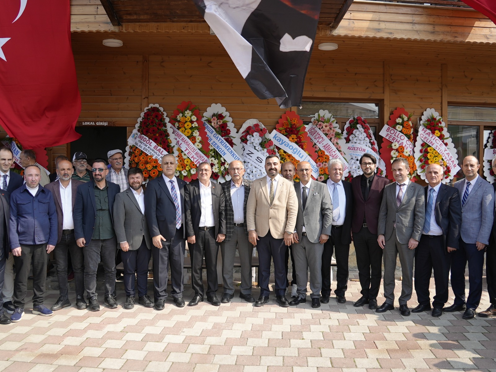 İnegöl Şavşatlılar Derneğinde yeni başkan Fatih Sultan Mehmet Zengin oldu.