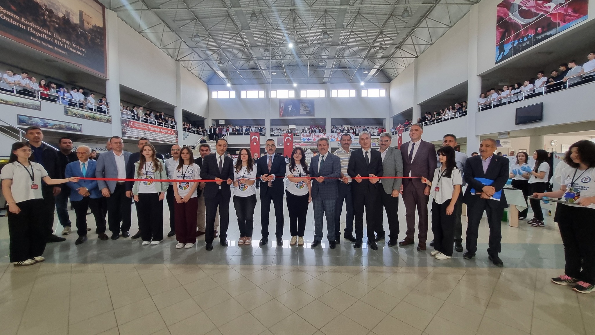 Zeki Konukoğlu Anadolu Lisesi’nde TÜBİTAK 4006 Bilim Fuarı Açıldı