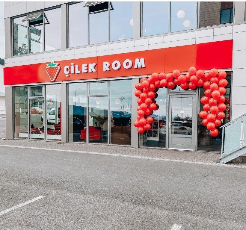 Çilek Martinik’e ilk sevkiyatını gerçekleştirdi