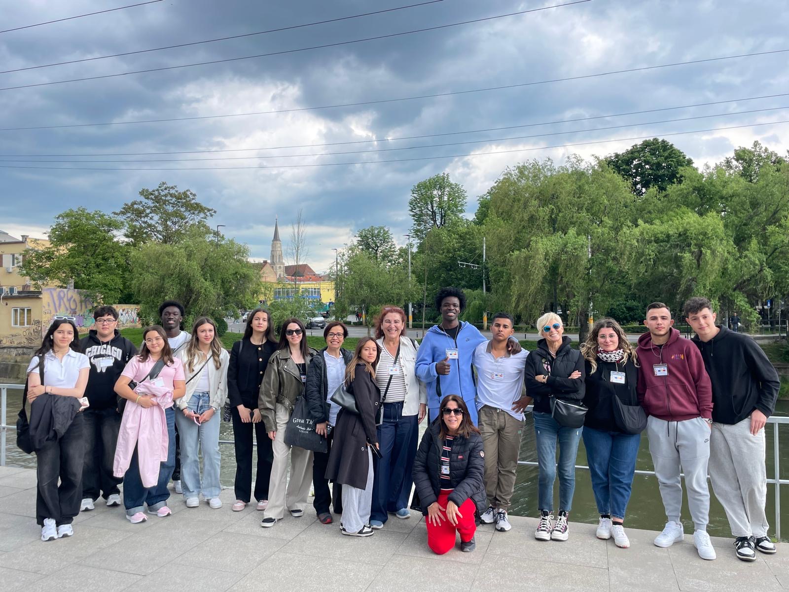 İnegöl Belediyesi’nden gençlere uluslararası eğitim desteği