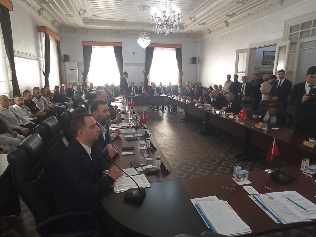 Yenişehir meclisi karıştı