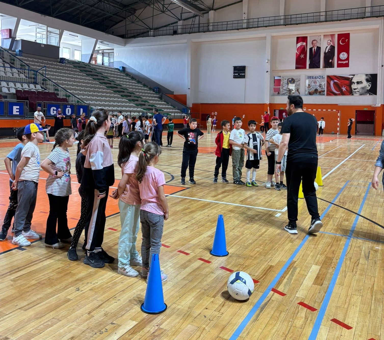 İnegöl’de minik öğrenciler sporla tanıştı