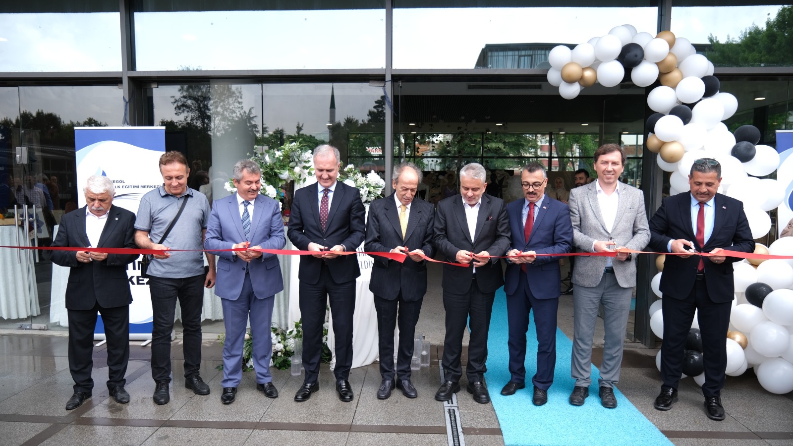 İnegöl Halk Eğitimi Merkezi’nin Yıl Sonu Sergisi el emeği ürünler görücüye çıktı