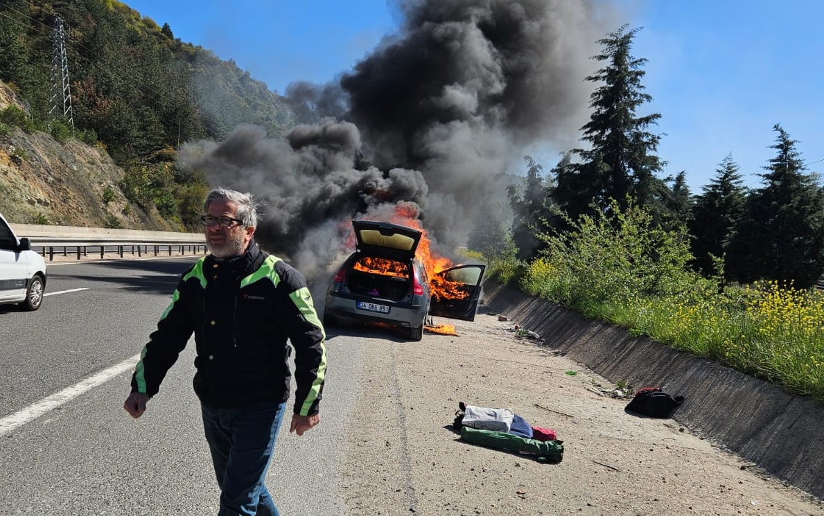 Seyir halindeyken alev aldı