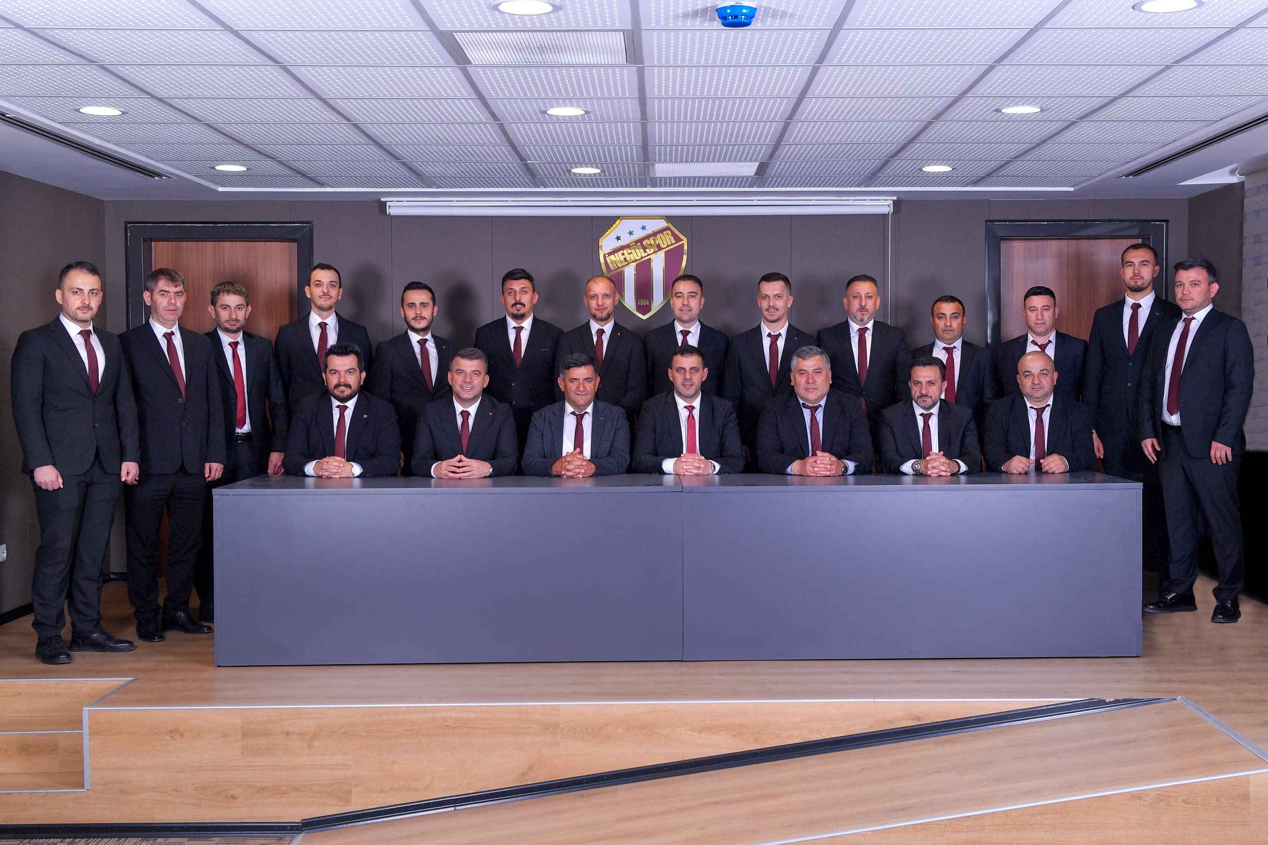 İnegölspor’da görev dağılımı