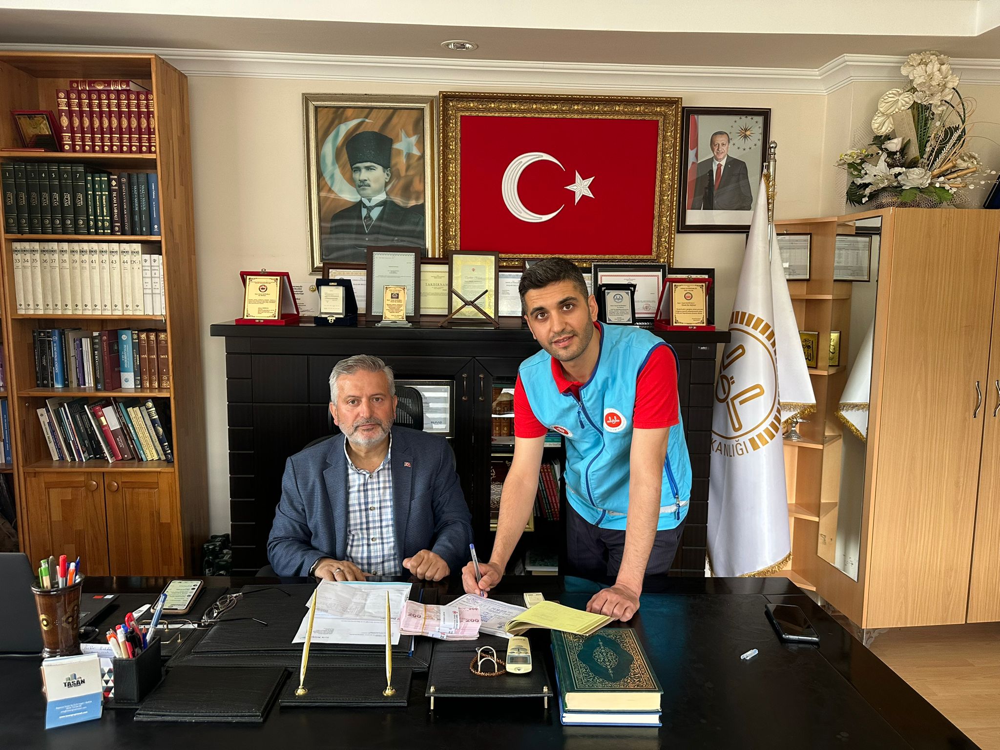 Müftü Hatipoğlu’ndan örnek davranış; promosyonunu yeni hizmet binasına bağışladı