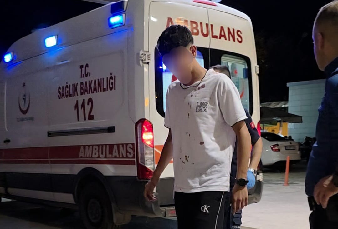 Gençler gece saatlerinde birbirine girdi