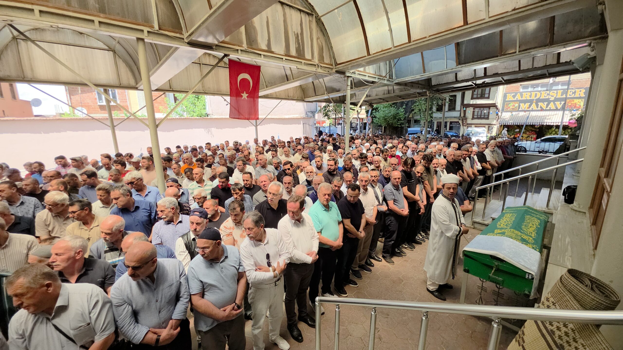 Hayırsever Muzaffer Samda son yolculuğuna uğurlandı