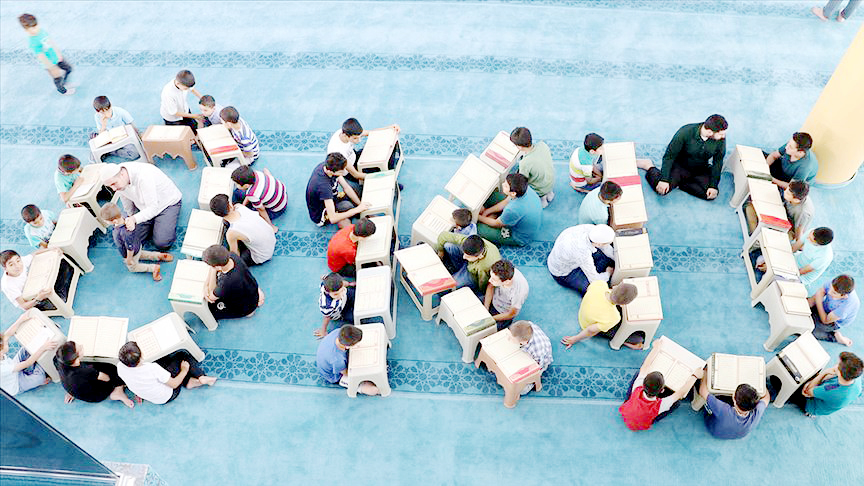 İnegöl’de binlerce öğrenci Kur’an Kurslarına akın etti