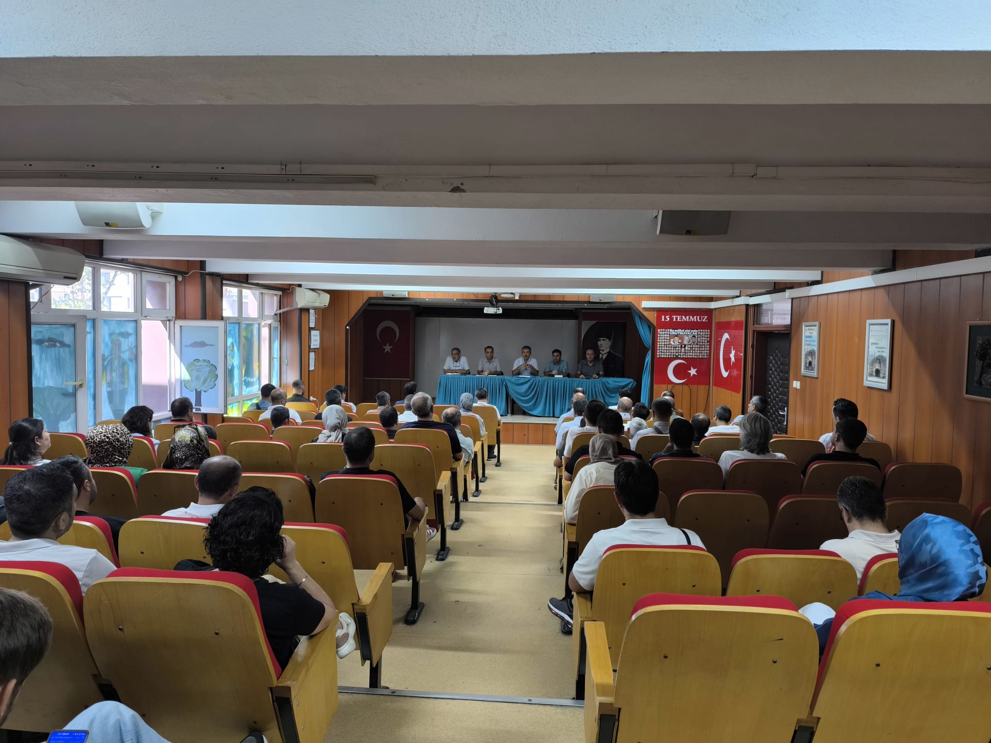 İnegöl’de yeni görevine başlayan okul yöneticilerine tanıtım ve bilgilendirme toplantısı