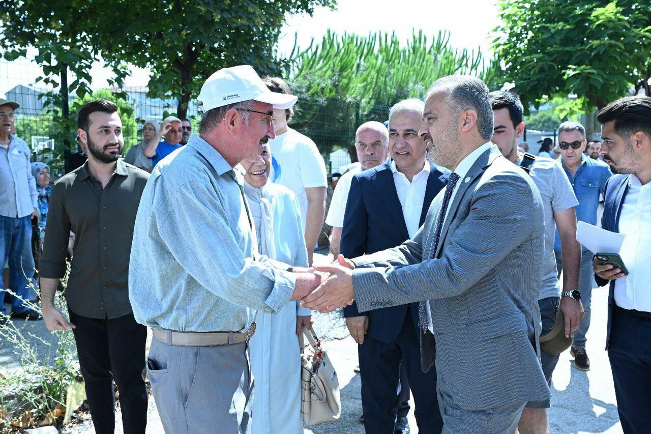 ‘Bozbey, cefasını çekmediği projeyi sahipleniyor’