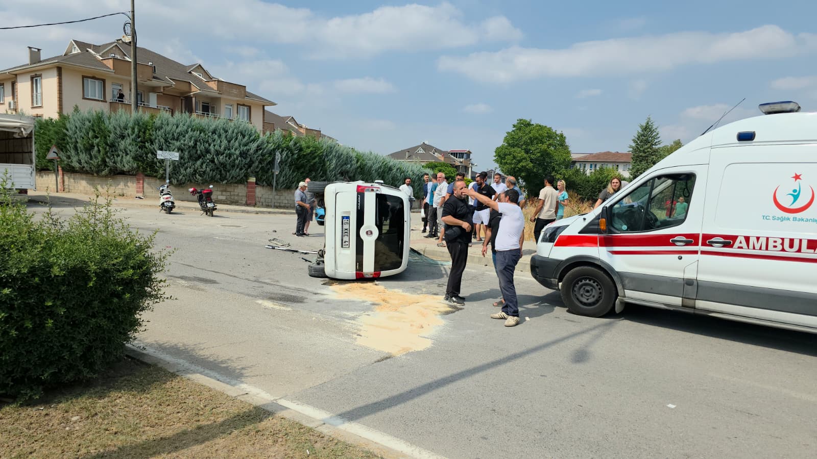 Refüjü aşıp karşı şeride geçti