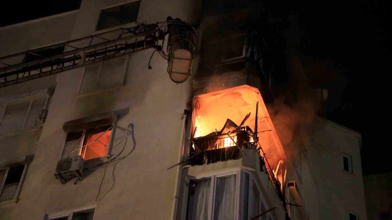 1’i bebek 3 kişi yangında yaşamını yitirdi