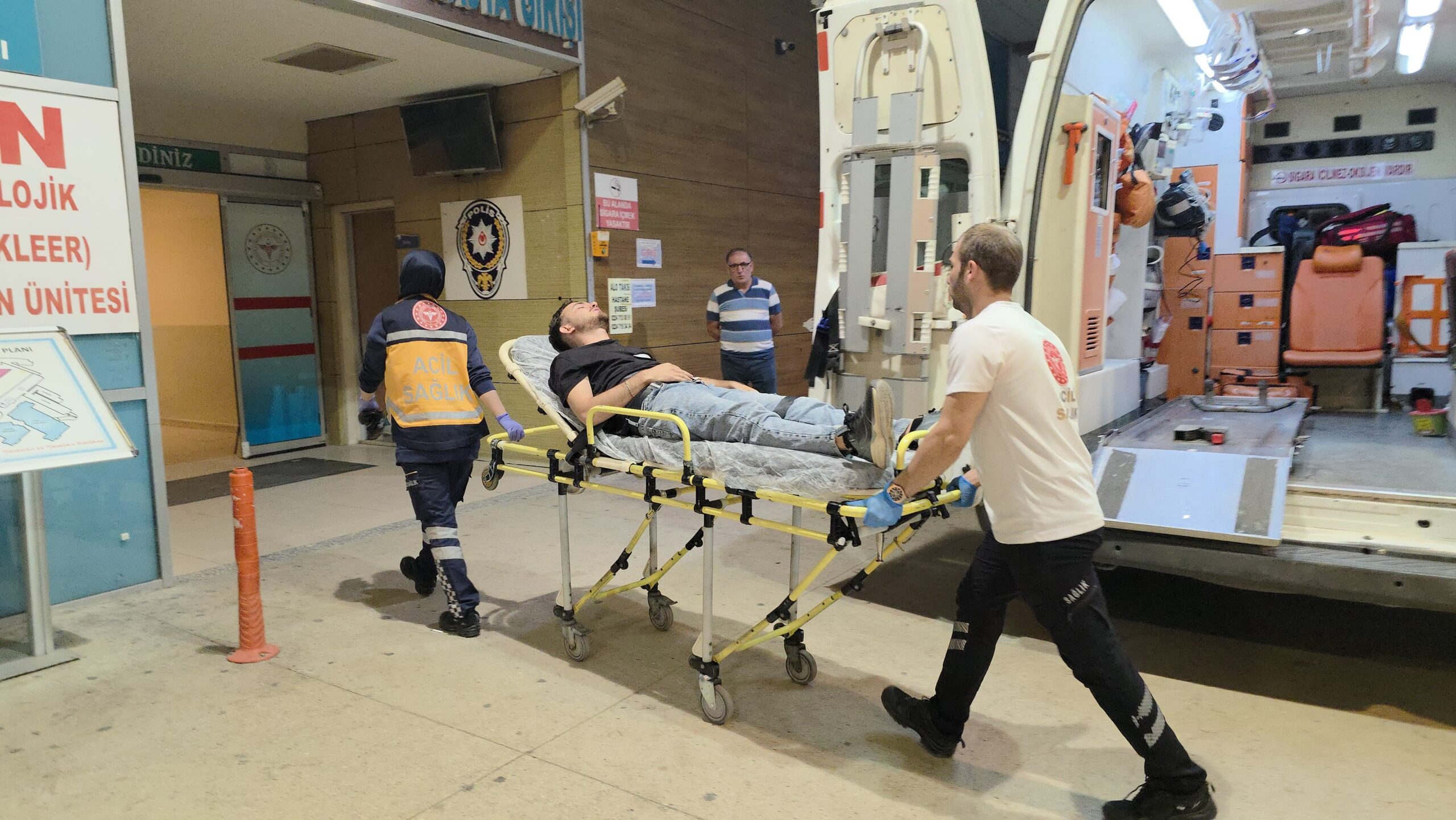 28 yaşındaki genci sokak ortasında darp edilip, üzerindeki para ve telefonu gasp edildi