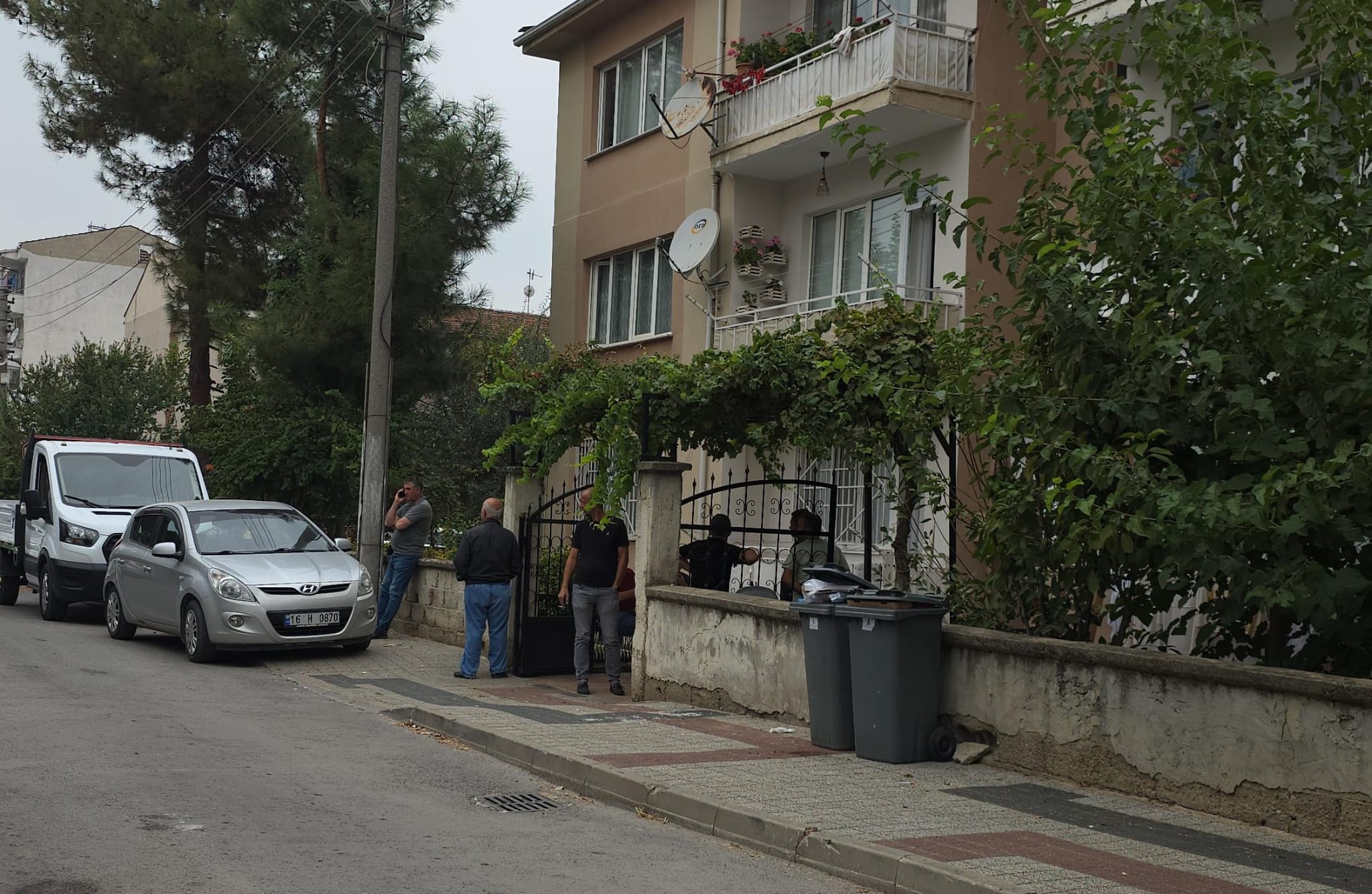 Evinde ölü bulundu