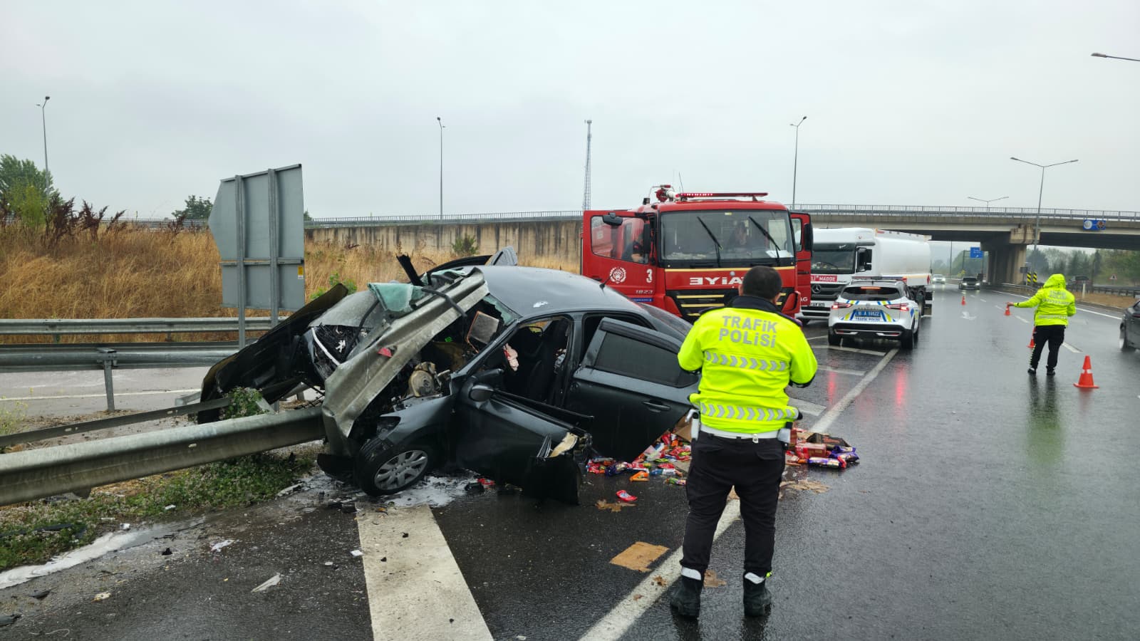 İnegöl’de feci kaza… 1’i ağır 2 yaralı