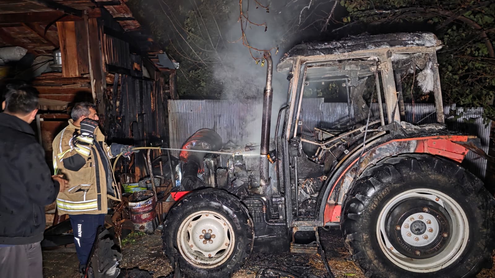 Traktör kullanılmaz hale geldi