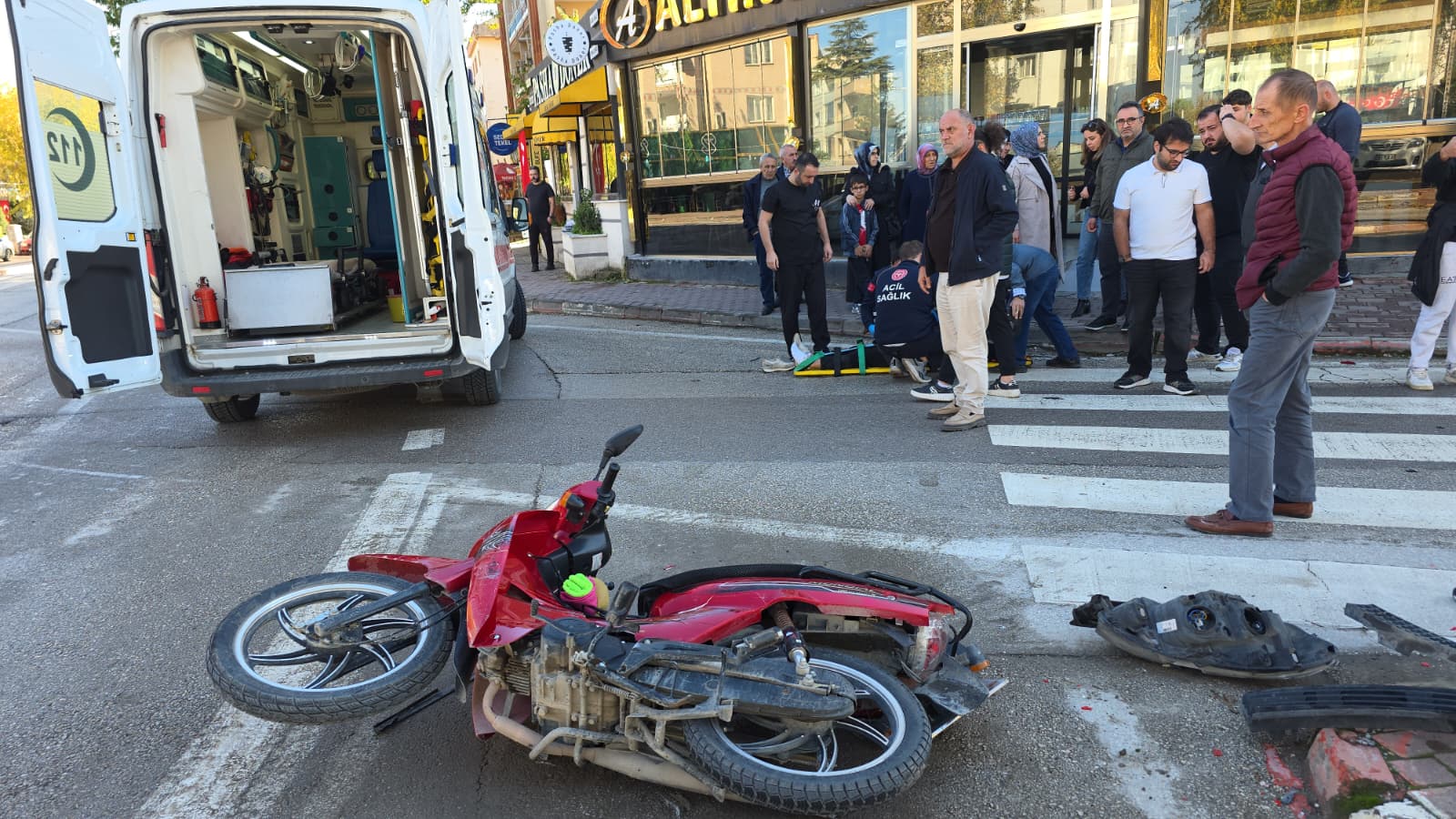 Motosiklet sürücüsü kazada yaralandı