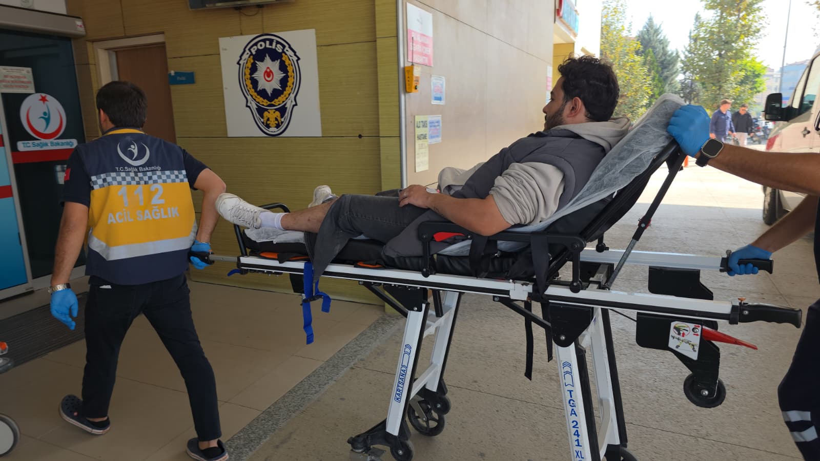 Önce çarptı, sonra yaralıları bırakıp kaçtı