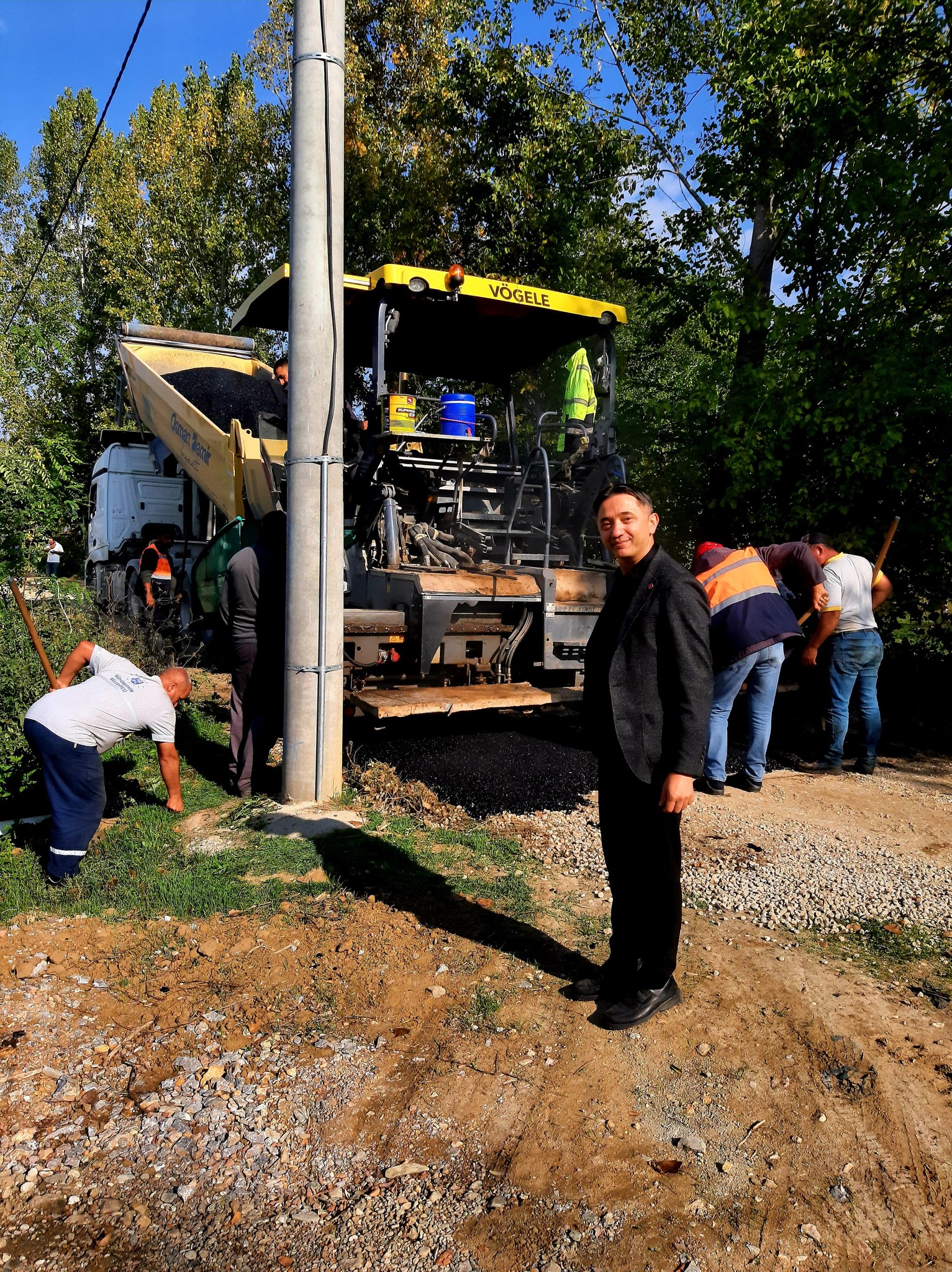 Çitli Mahallesi’ne ilk kez sıcak asfalt döşendi