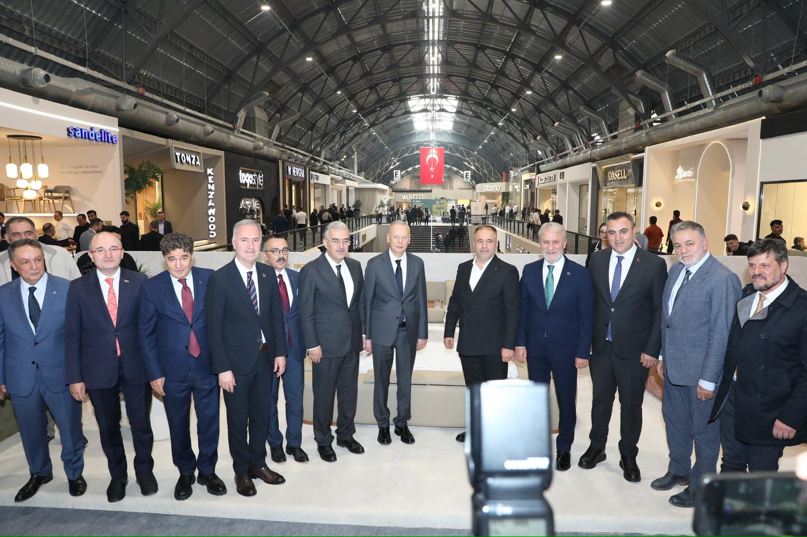 MODEF kapılarını dünyaya açtı, Uğurdağ’ın konuşması açılışa damga vurdu; ‘Nakit sıkıntısı ile karşı karşıyayız’