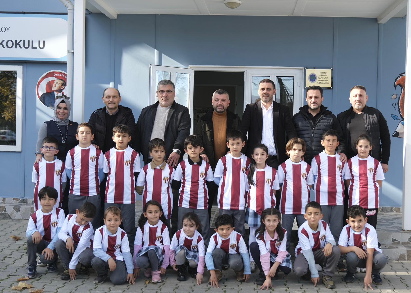 Bilalköylü çocuklara formaları dağıtıldı