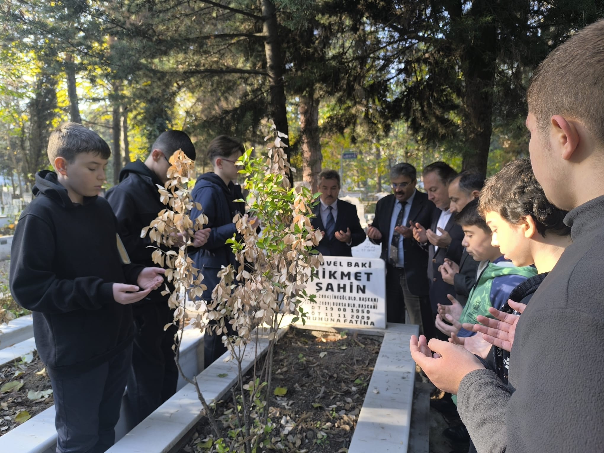 Hikmet Şahin, Öğretmenler Günü’nde kabri başında anıldı