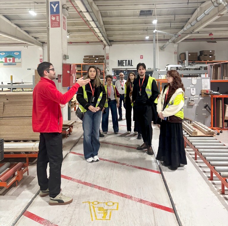 Genç tasarımcılar Çilek’te