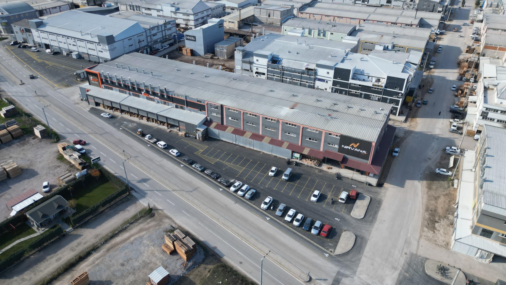 Ağaç İşleri Sanayi bölgesinde 261 araçlık otopark hizmete girdi