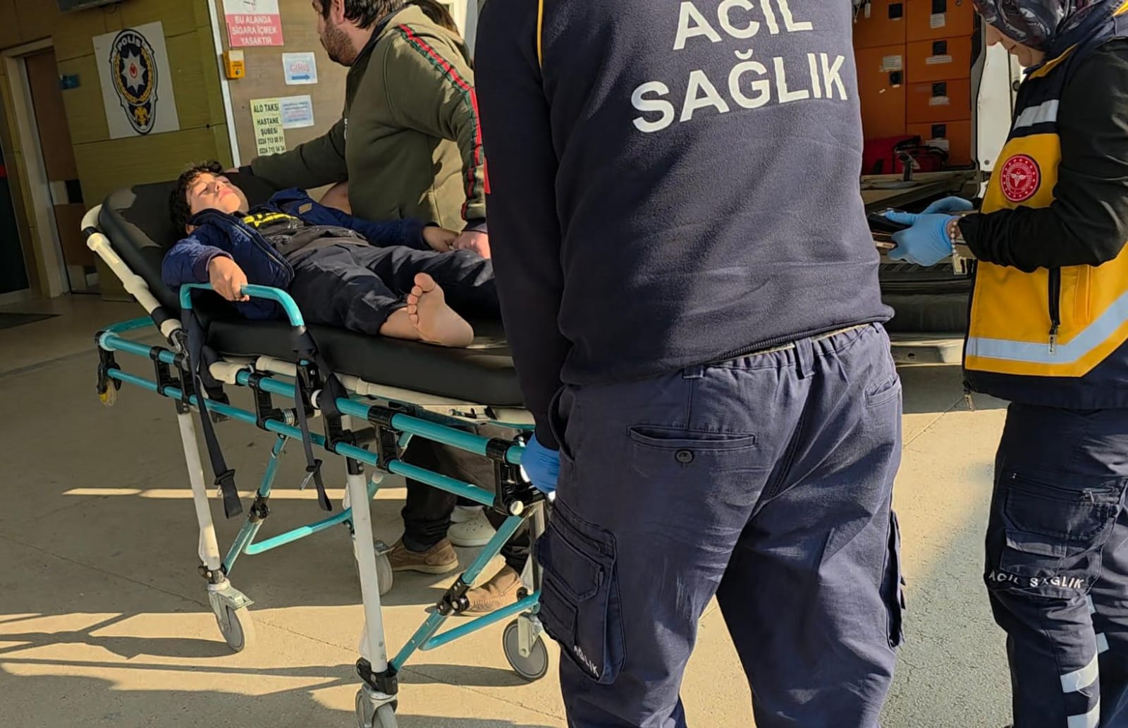 Yaralı çocuğu bırakıp kaçtı