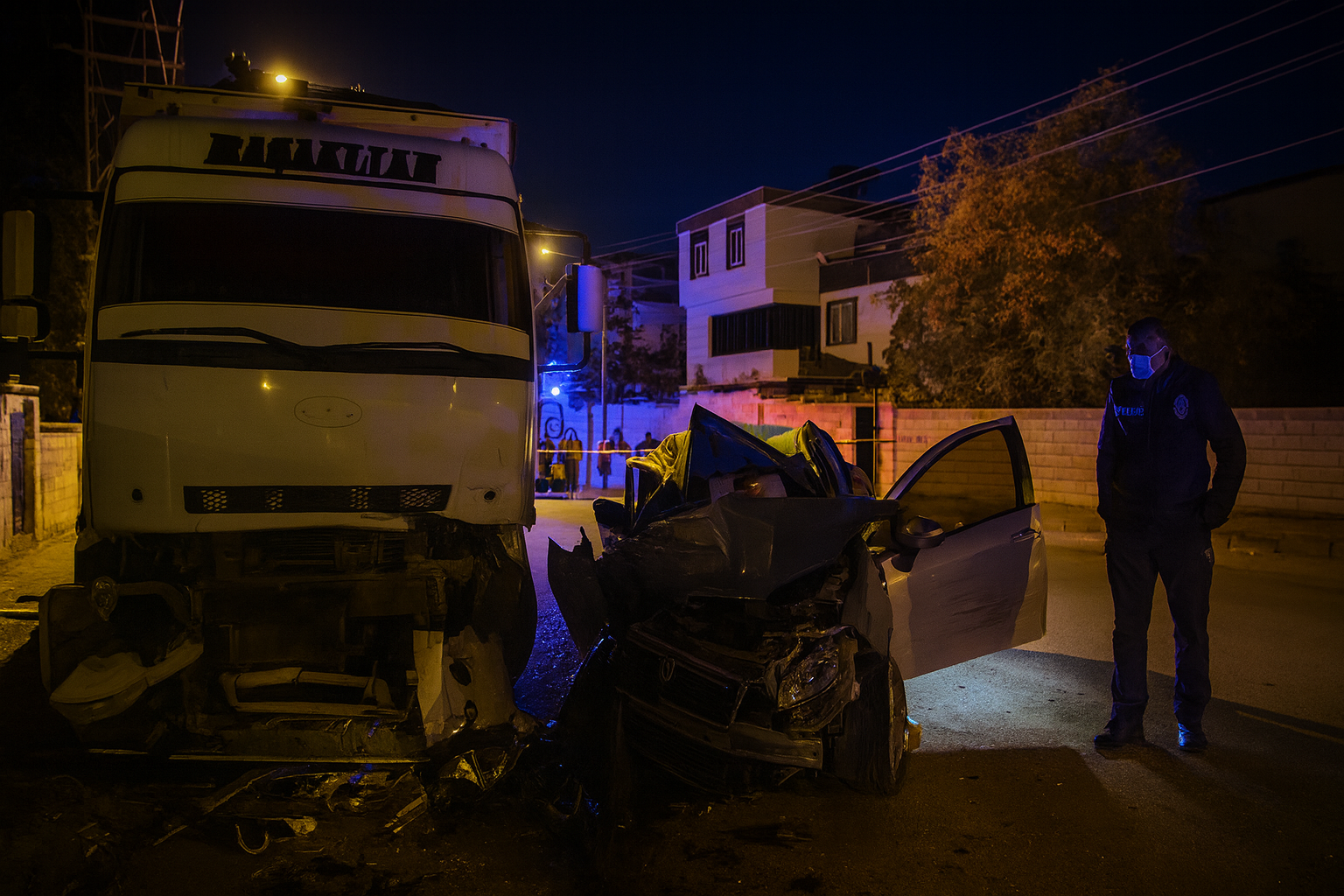 İki genç yaşamını yitirdi