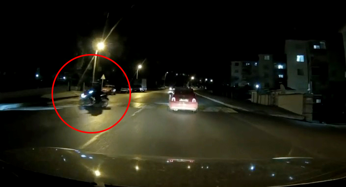 Motosikletler birbirine girdi