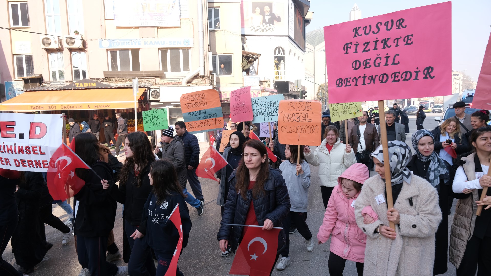 Engelliler Günü coşkuyla kutlandı