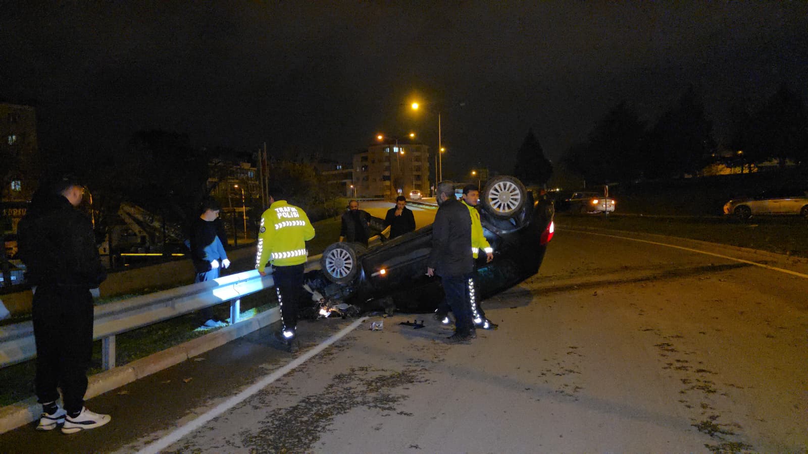 Takla atıp ters durdu