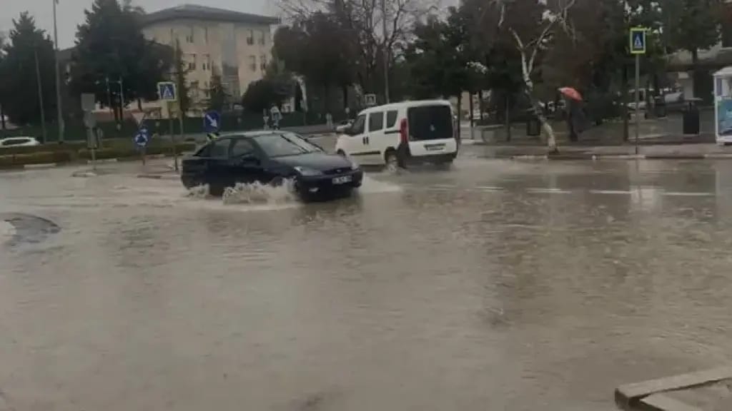 İnegöl’de yaşananlar açık bir yönetim çöküşüdür